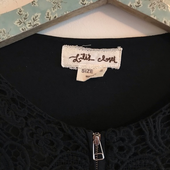 Lili's Closet Black Lace Zipper Peplum Top - Picture 2 of 6